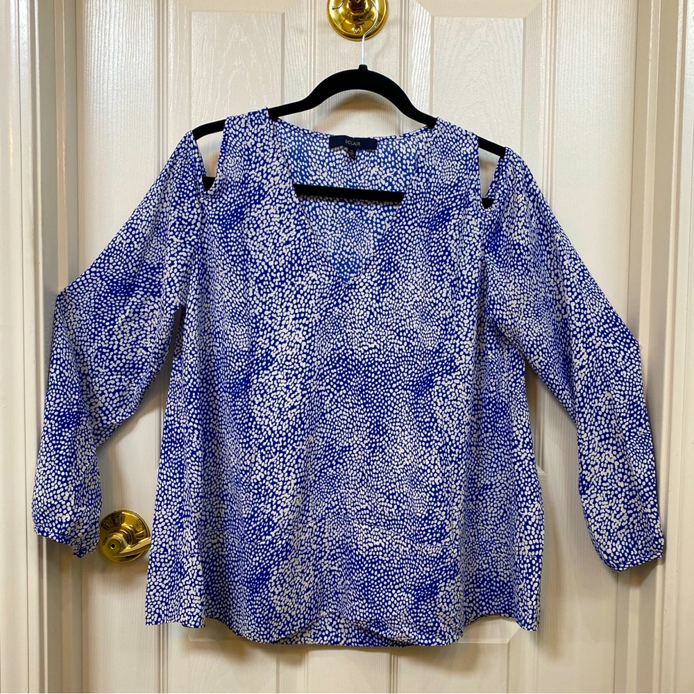 Eclair cold shoulder blouse. Size: M. Blue & white.